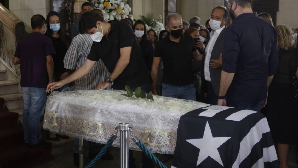 Ex-deputado Jorge Picciani (MDB-RJ) é sepultado em cerimônia restrita à família