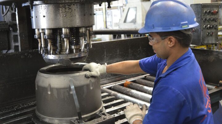 Faturamento do setor de máquinas e equipamentos cresce 72% em abril