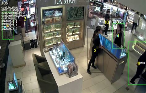 Tecnologia monitora uso de máscara e aglomeração em aeroportos