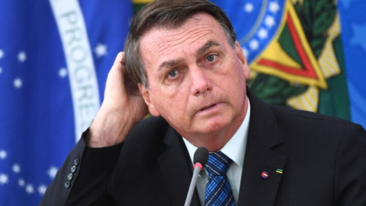 Bolsonaro “apanhou feito criança mal educada” de Almirante da Anvisa