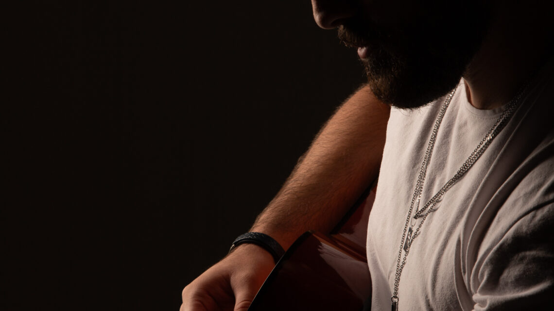 Erick Roza lança música em homenagem ao Dia da Mulher