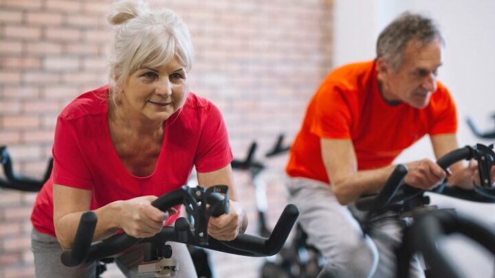 Cardio e musculação preservam cérebro de idosos, diz estudo