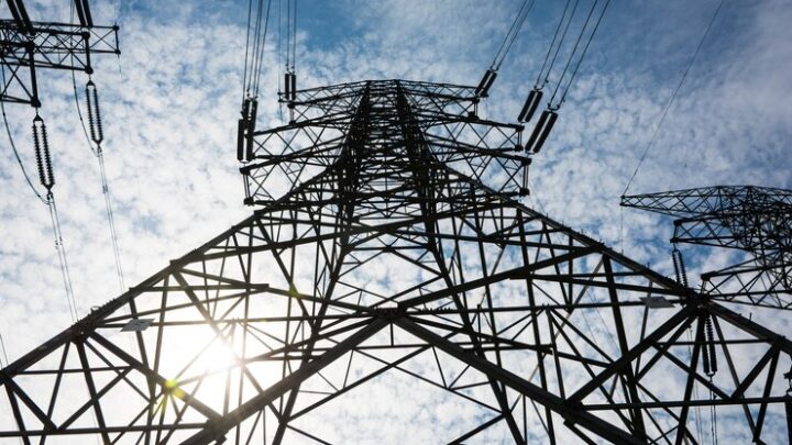Mundo precisa de 80 milhões de km em rede elétrica até 2040