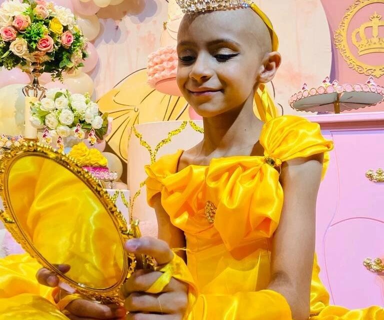 Câncer infantil: paciente do Itaci faz exposição no hospital