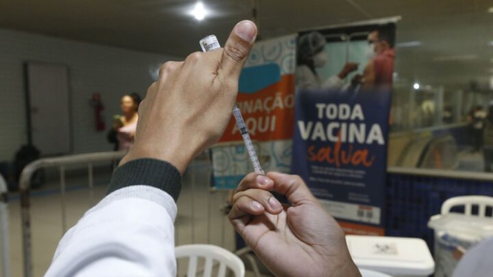 Casos de SRAG registram aumento contínuo no Brasil; alerta Fiocruz