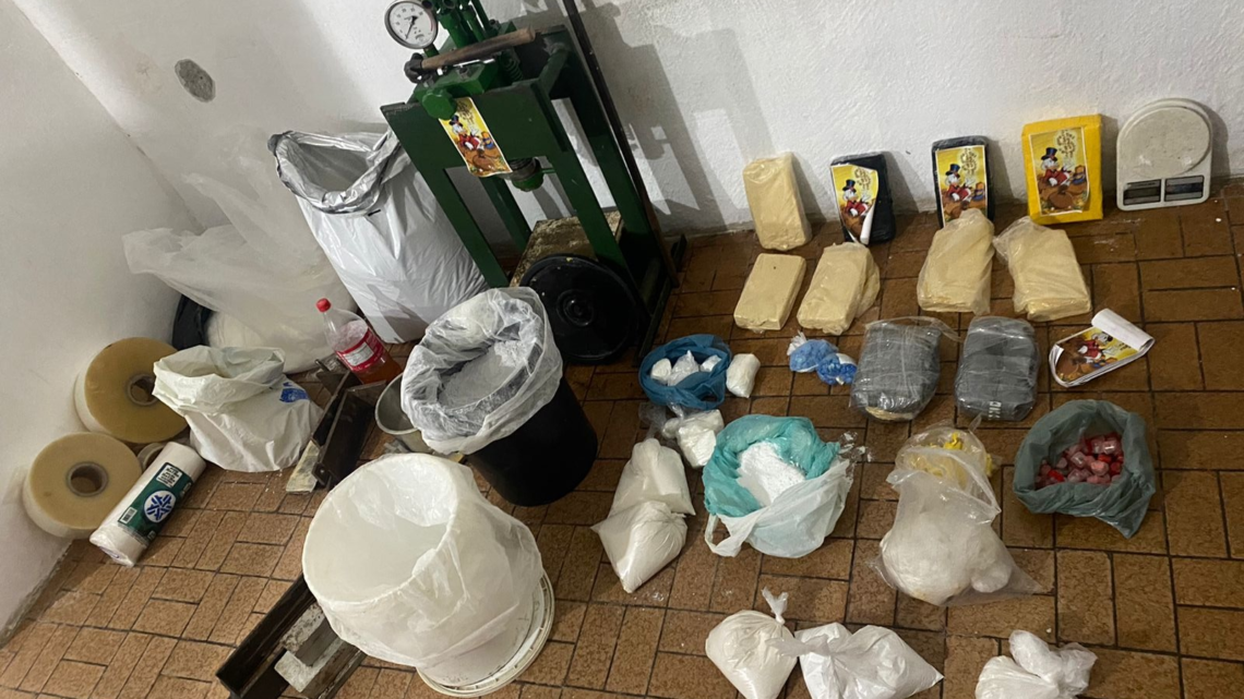 PM encontra ‘casa bomba’ e apreende 100kg de cocaína na zona leste de SP