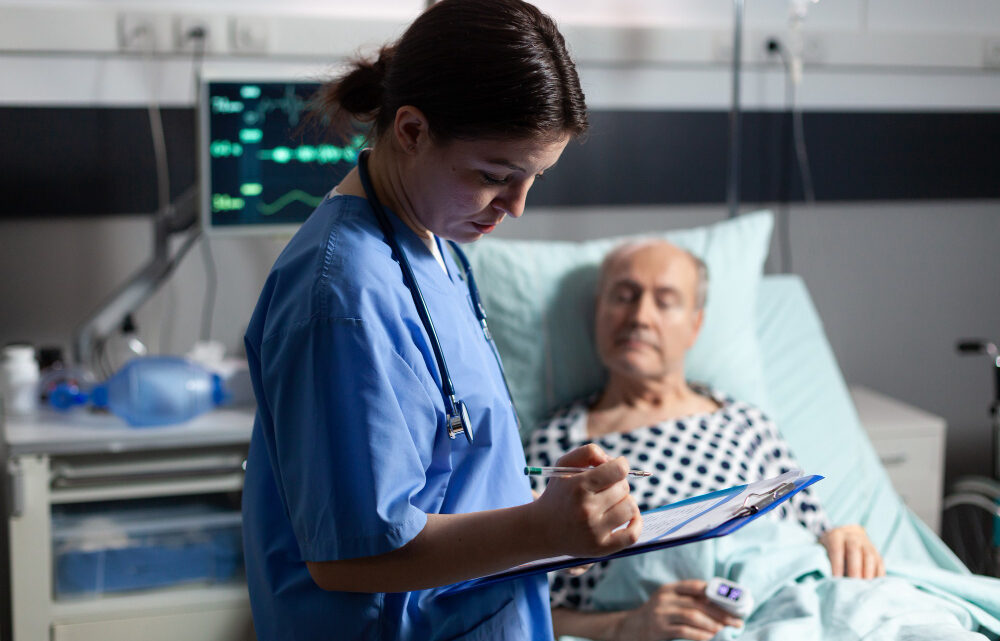 Webinar aborda adoecimento de idosos em Cuidados Paliativos