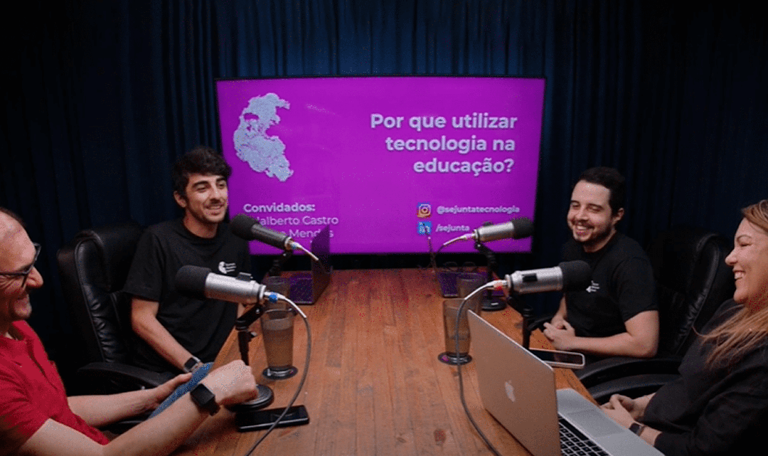 Podcast debate a adoção de tecnologias em escolas