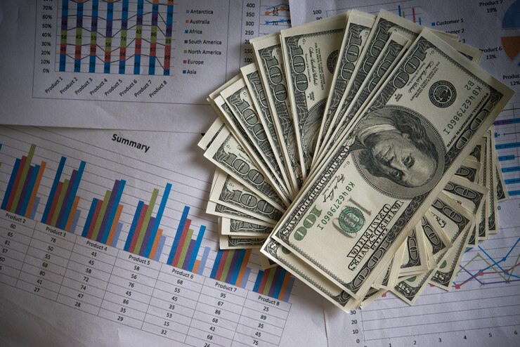 Dólar começa a sexta-feira cotado a R$ 5,15, após queda de 0,06%