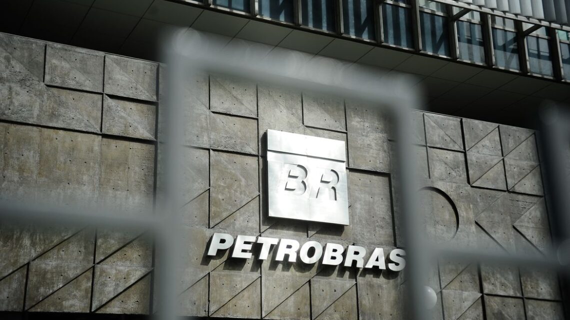 Produção de petróleo e gás natural da Petrobras cresce 3,7% em 12 meses