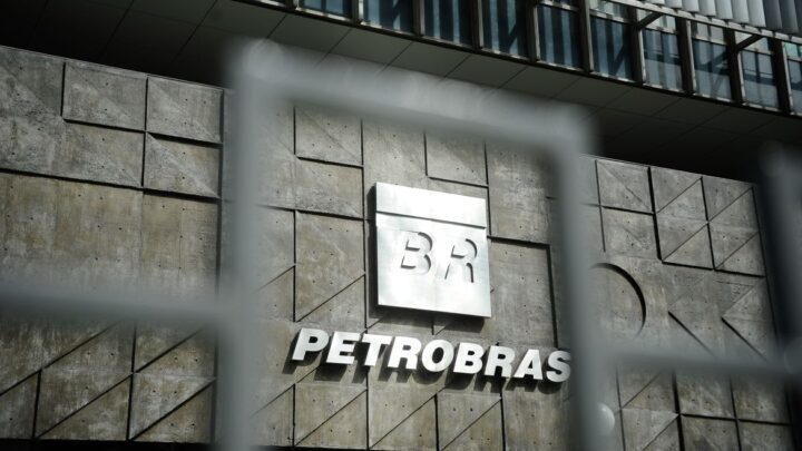 Produção de petróleo e gás natural da Petrobras cresce 3,7% em 12 meses
