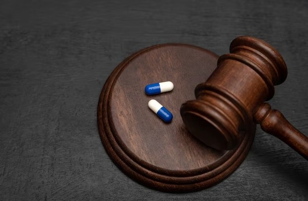 Acesso a medicamentos de alto custo demanda ações judiciais