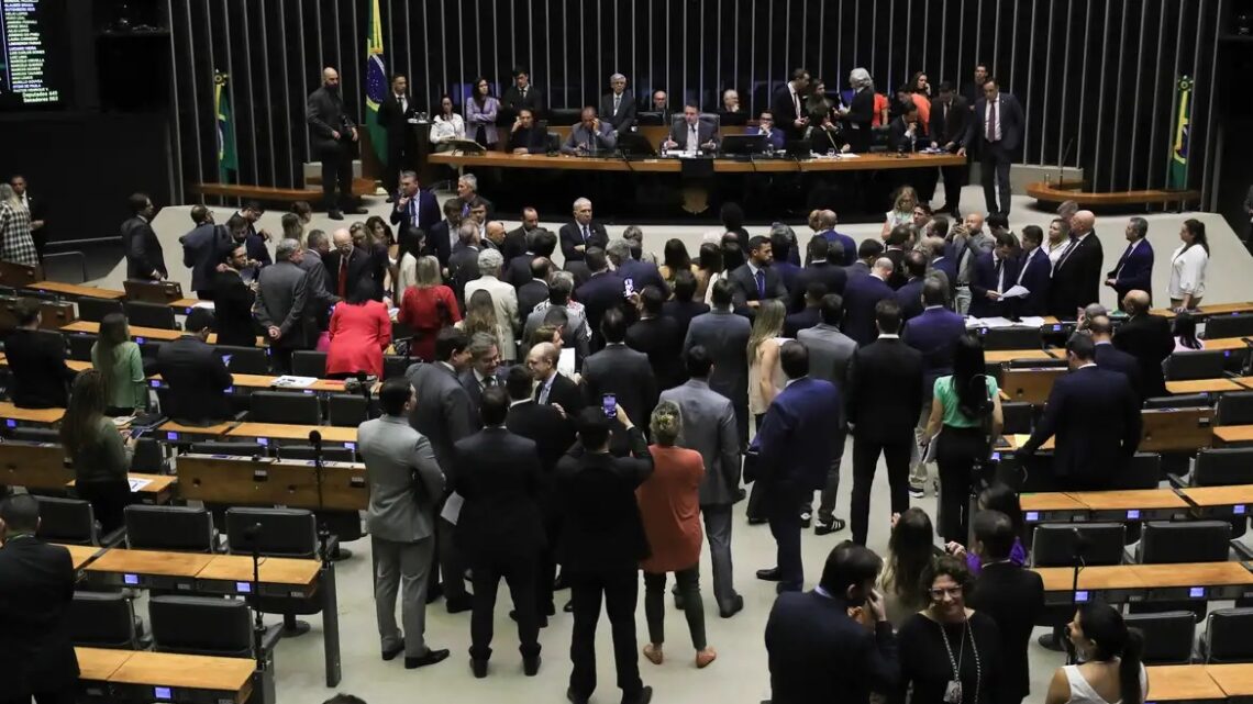 Entenda situação dos municípios com derrubada do veto que limitava recursos da saúde
