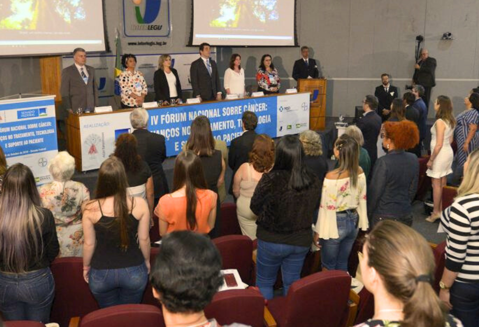 Brasil debate avanços no tratamento e suporte ao paciente oncológico