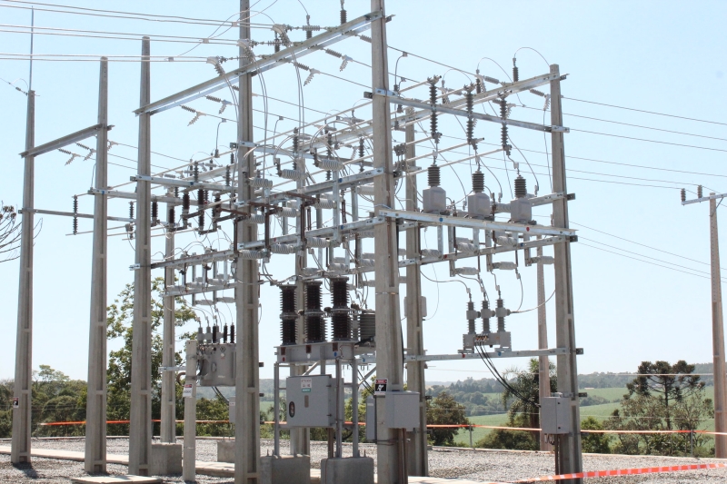 Carga tributária é o que mais encarece a conta de luz para 60% da indústria, diz CNI