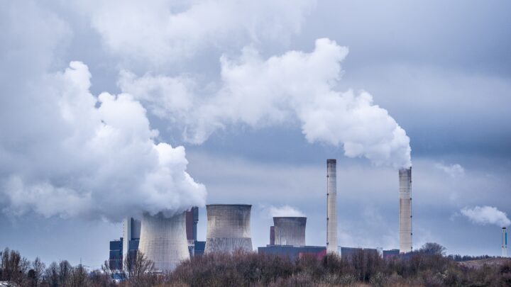 Créditos de Carbono no Brasil: emissões despencam e mercado enfrenta crise