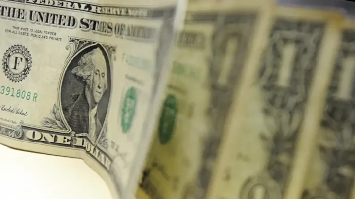 Dólar obteve leve queda no último fechamento