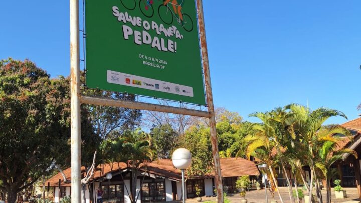 Evento faz bicicletas dominarem a paisagem em Brasília
