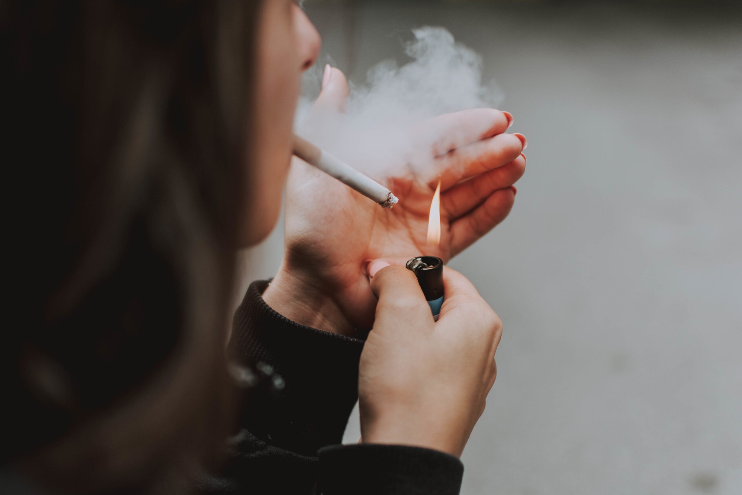 Dia Nacional de Combate ao Fumo: 6 sinais na saúde bucal que fumantes não devem ignorar