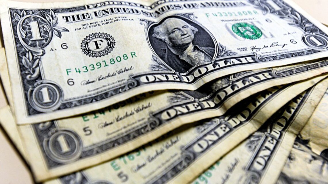 Dólar tem a sexta queda consecutiva