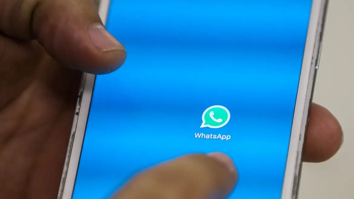 Bolsa Família: CAIXA alerta beneficiários para golpes por SMS e WhatsApp