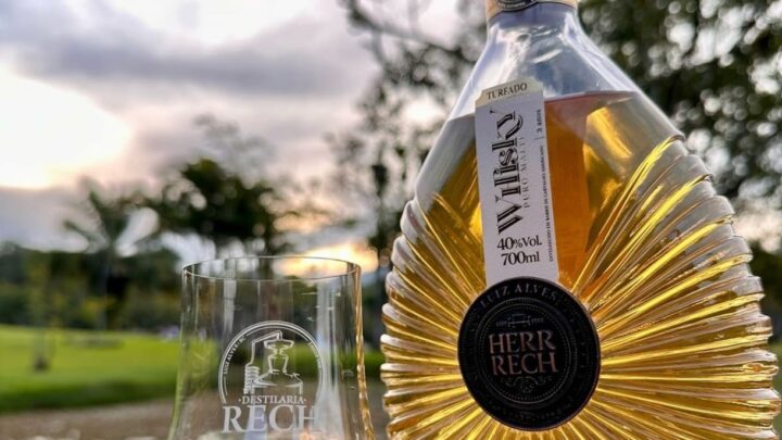 HISTÓRIAS EXPORTADORAS: “Hoje, a gente consegue negociar com qualquer país”, afirma dono de destilaria