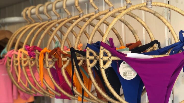HISTÓRIAS EXPORTADORAS: conheça trajetória da empresa Aleccra, do ramo de moda e vestuário, que se destacou com a moda praia em Santa Catarina