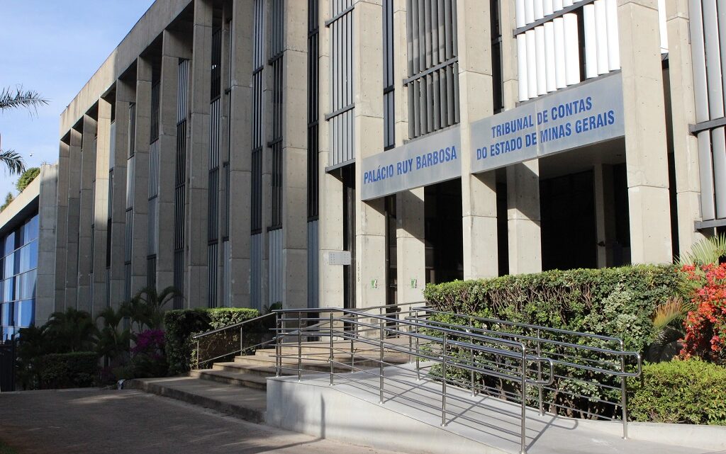 TCEMG faz alerta a municípios que estão no limite de gastos com pessoal