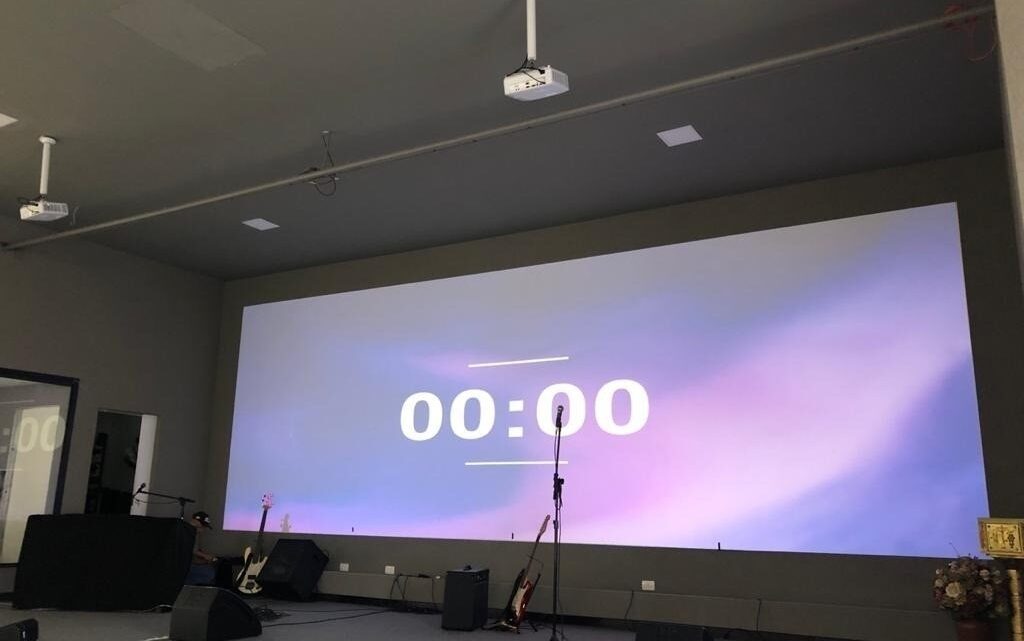 Empresa realiza projetos visuais para igrejas