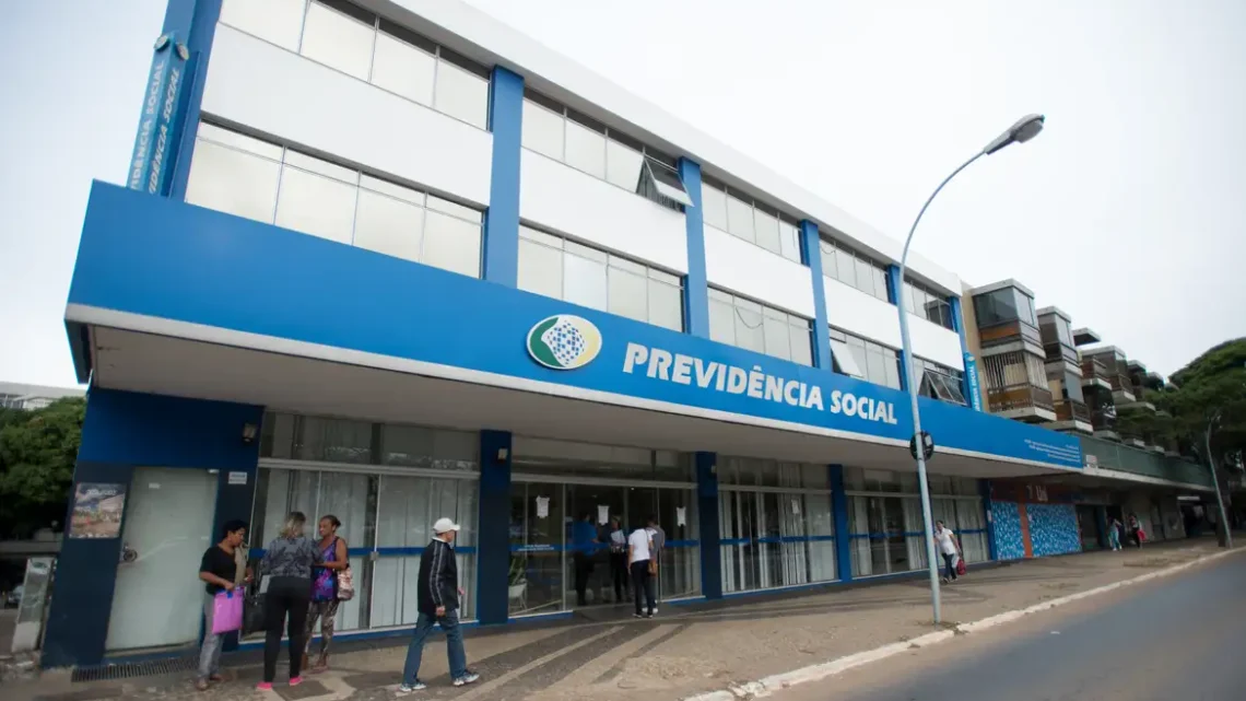 BPC: O que fazer quando o benefício é bloqueado?