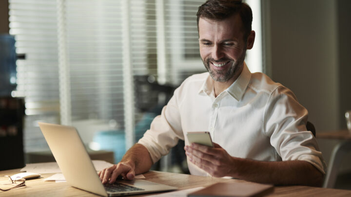 Pearson lança tutor digital para comunicação no trabalho