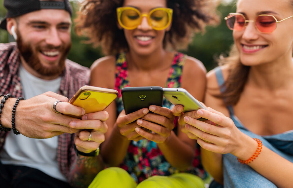 Carnaval demanda atenção redobrada ao furto de celulares