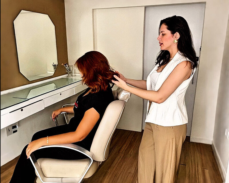 Novas abordagens para alisamento capilar ganham espaço