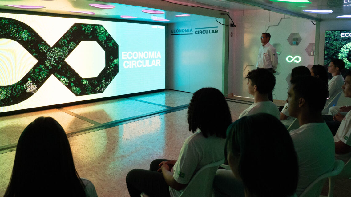 Escola Móvel do SENAI-SP leva conscientização sobre Economia Circular para todo Estado