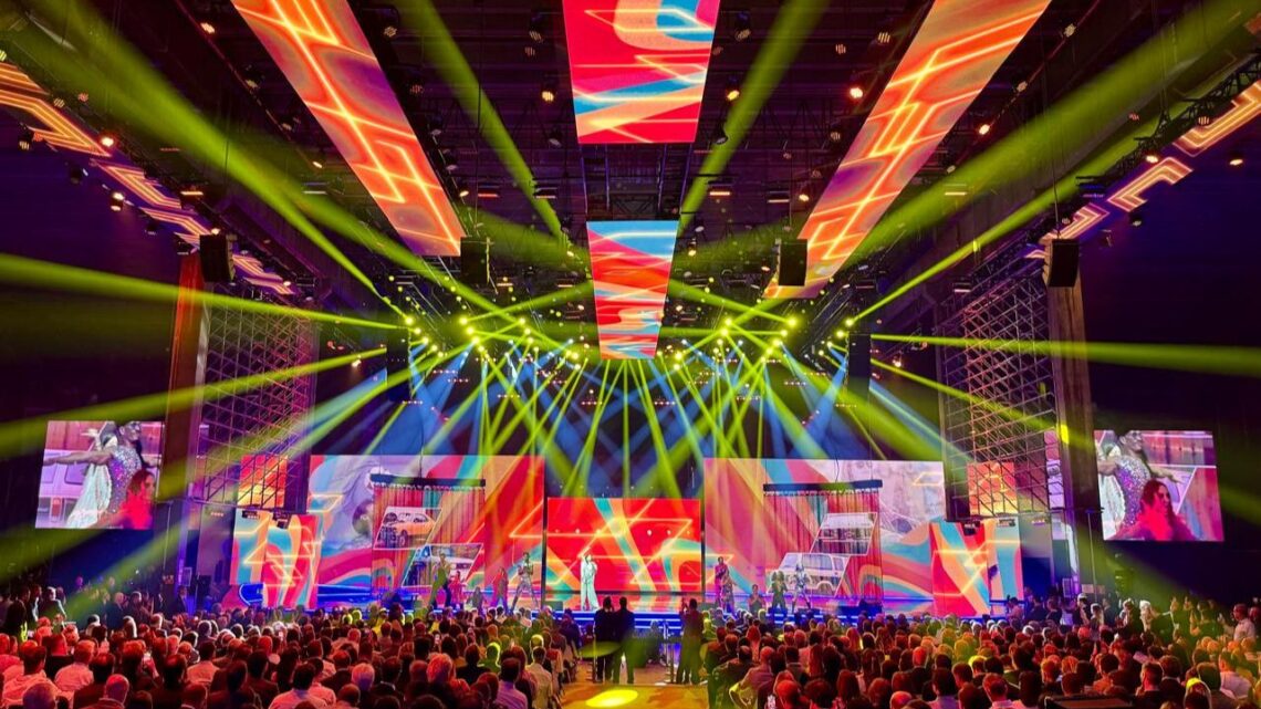 Tecnologia aprimora experiência com som e LED em eventos