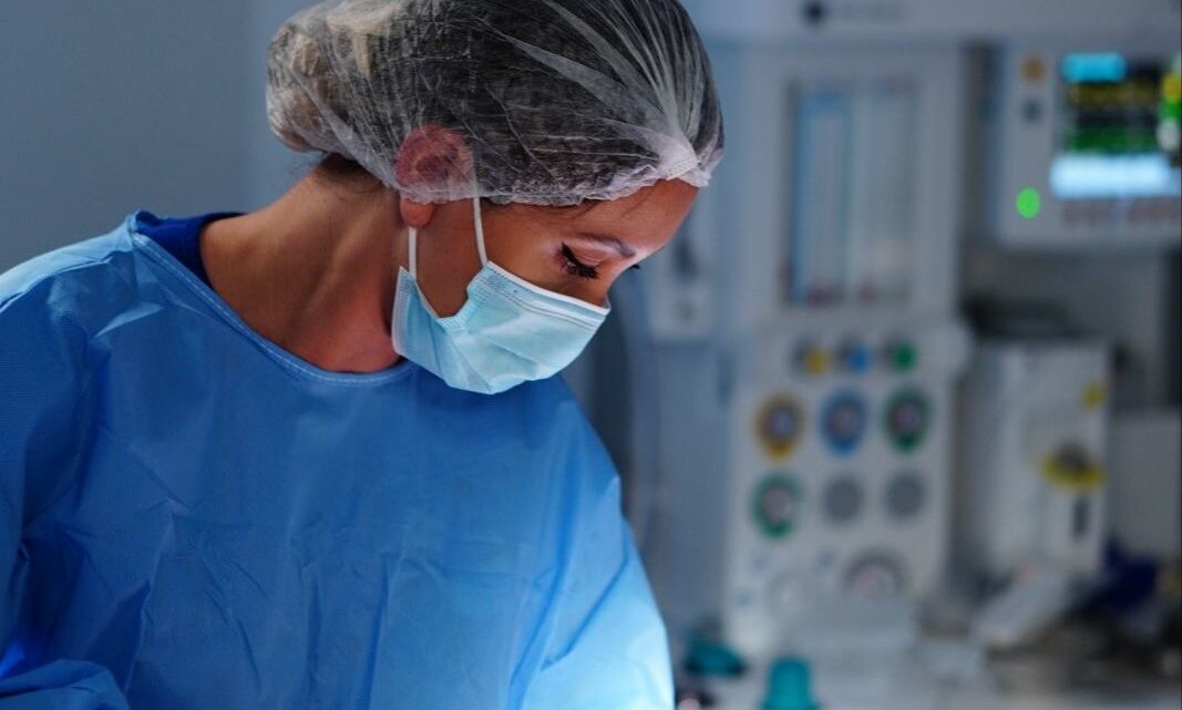 Cirurgias plásticas crescem entre mulheres acima dos 60 anos