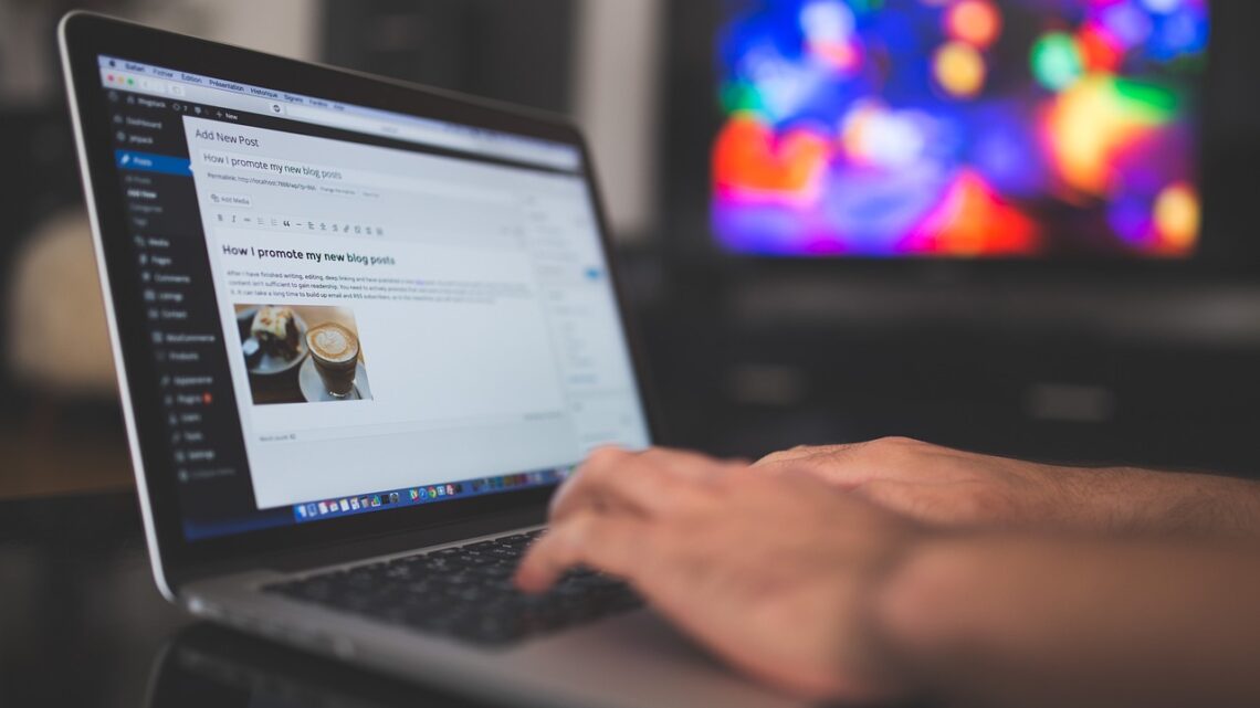 Criação de sites impulsiona negócios digitais no Brasil
