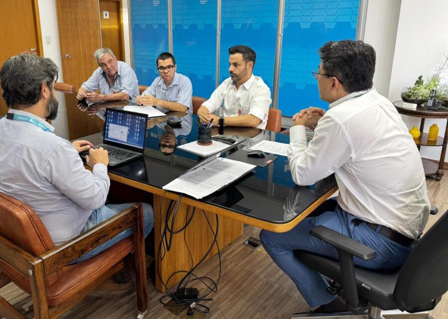 Mineirinho recebe do presidente da Cetesb garantia de licenciamento ambiental da represa Recanto 4