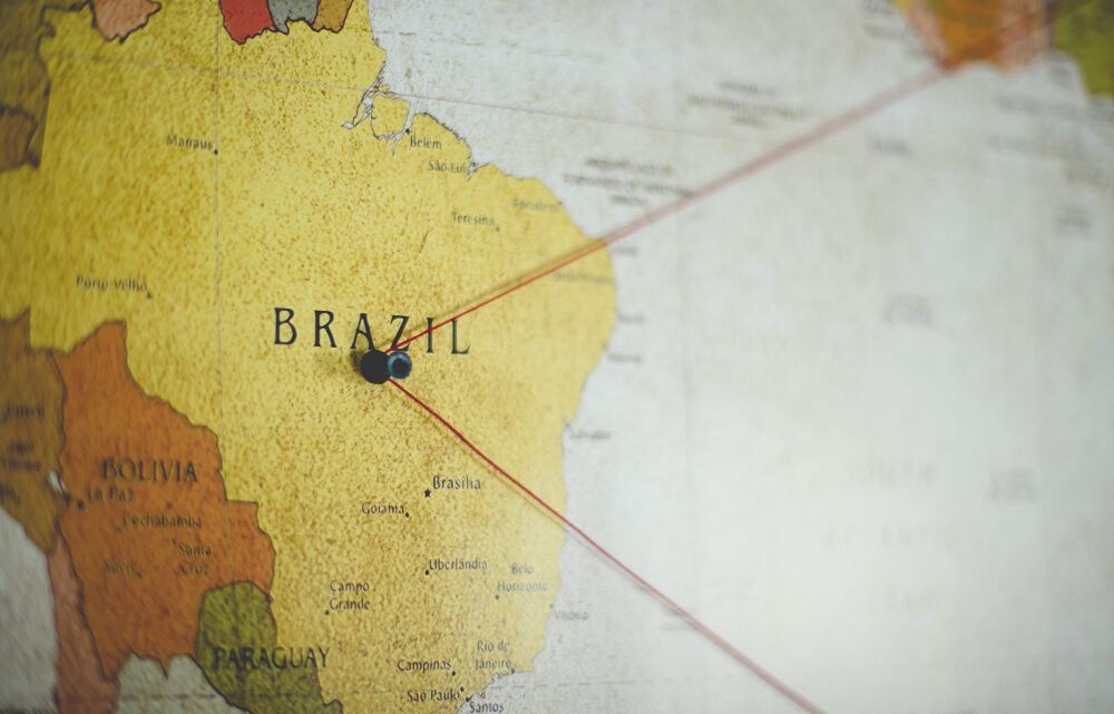 Felipe Avancini orienta brasileiros sobre mobilidade global