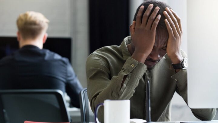 Nova NR-1 expõe o peso do ambiente de trabalho no adoecimento mental