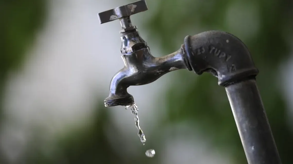 Abastecimento de água por rede geral alcançou apenas 1 em cada 3 domicílios rurais em 2023, aponta IBGE