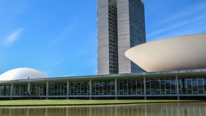 Discussões sobre isenção do IR e Reforma Tributária devem ser retomadas