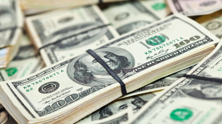 Dólar fecha com 7ª queda seguida e vai a R$ 5,86