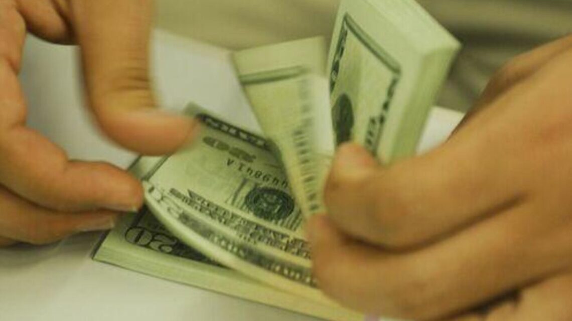 Dólar fecha última sessão em alta, a R$ 5,54