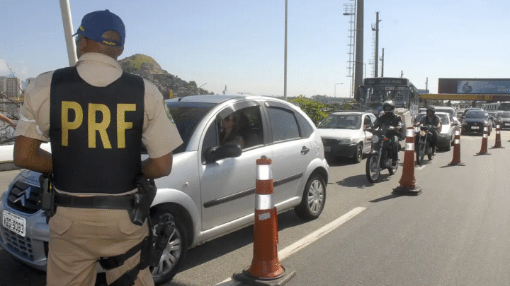 Estradas: PRF faz operação Semana Santa/Tiradentes 2025