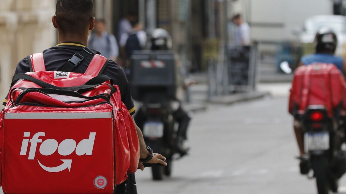 Greve dos entregadores de apps deve continuar nesta 3ª, entenda motivos da mobilização