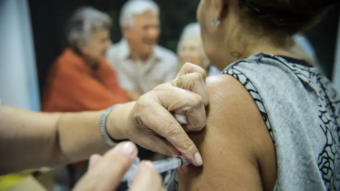 Gripe: estados e municípios devem iniciar vacinação assim que receberem as doses do imunizante, recomenda MS