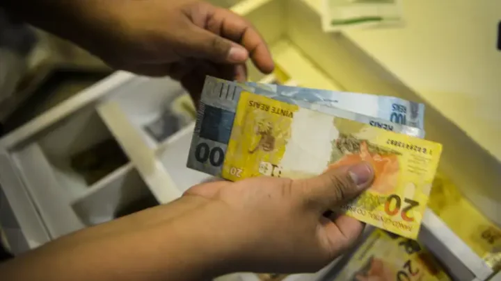 Prazo do crédito consignado do INSS sobe para oito anos