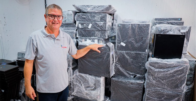 RS: Centro de capacitação em informática supera perdas em enchente com ajuda de voluntários