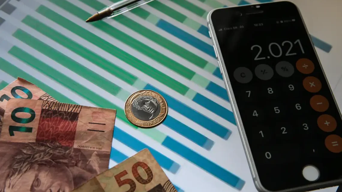 Setor público consolidado registra déficit de 0,4% do PIB em 2024, revela Banco Central